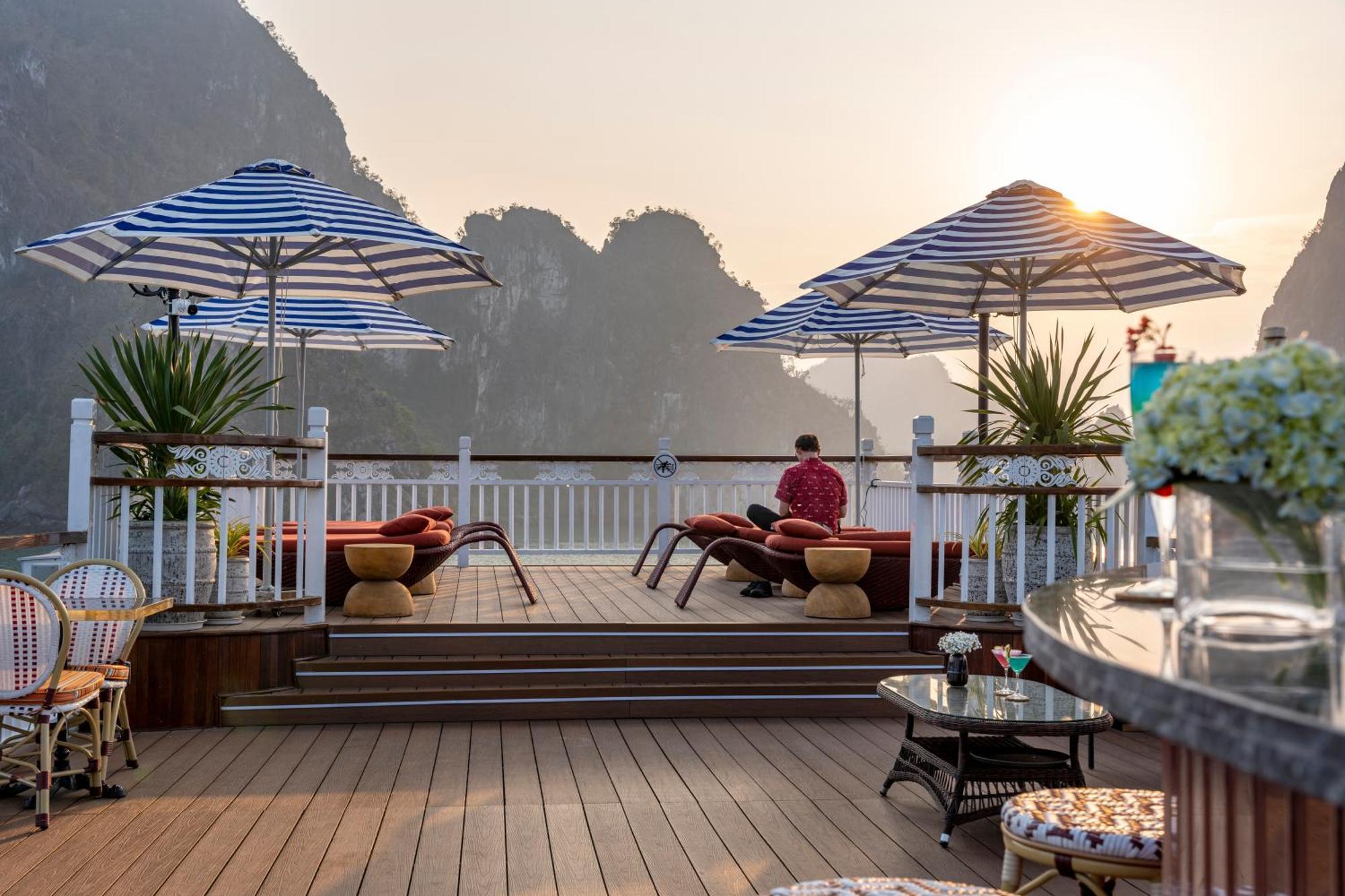 Signature Royal Halong Cruise Hạ Long Extérieur photo