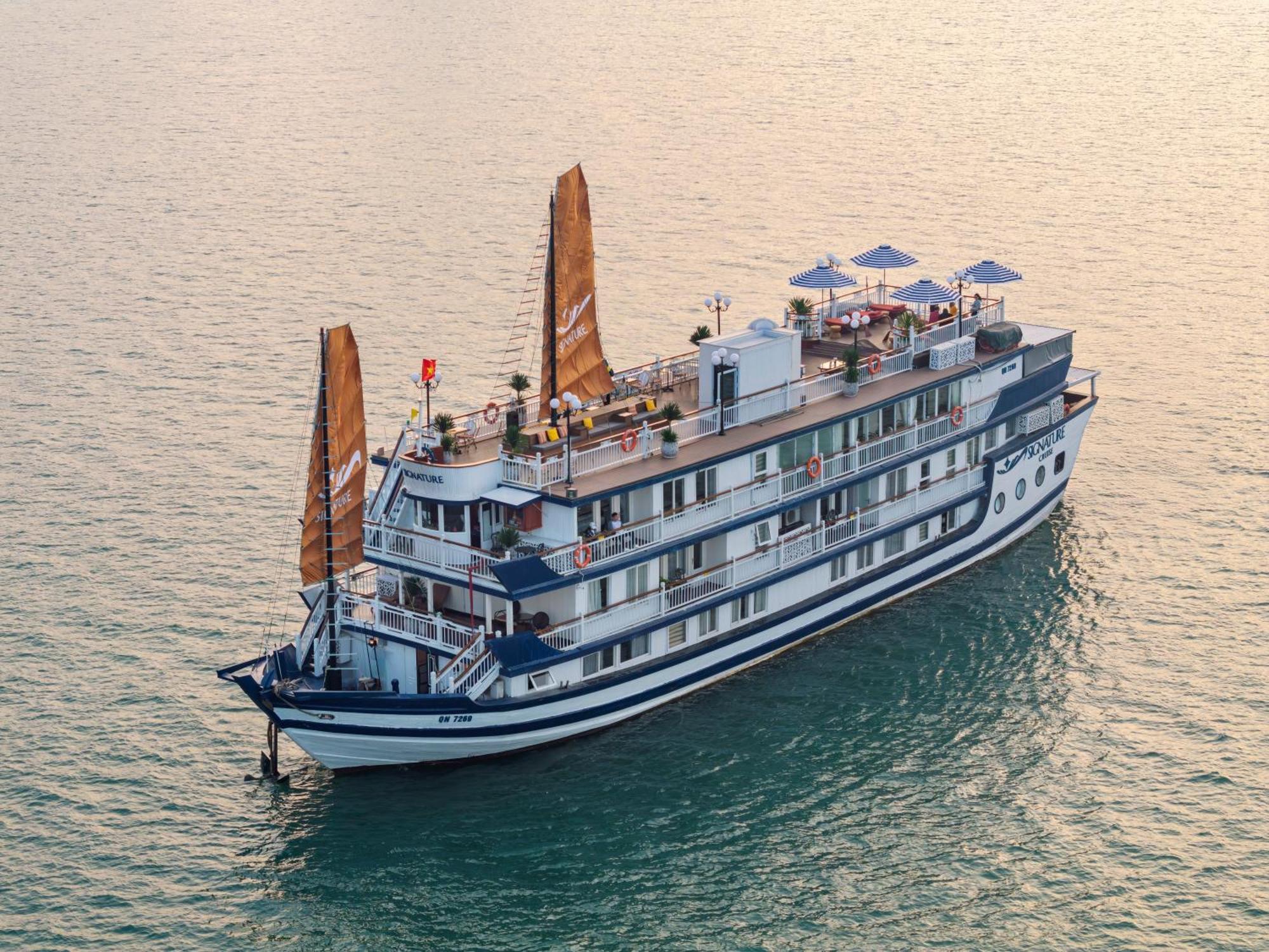 Signature Royal Halong Cruise Hạ Long Extérieur photo