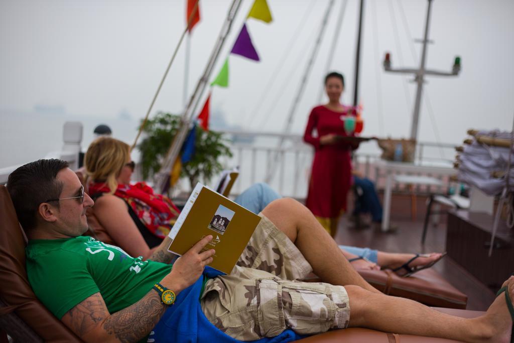 Signature Royal Halong Cruise Hạ Long Extérieur photo