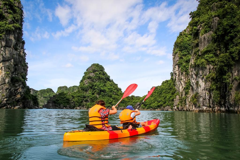 Signature Royal Halong Cruise Hạ Long Extérieur photo