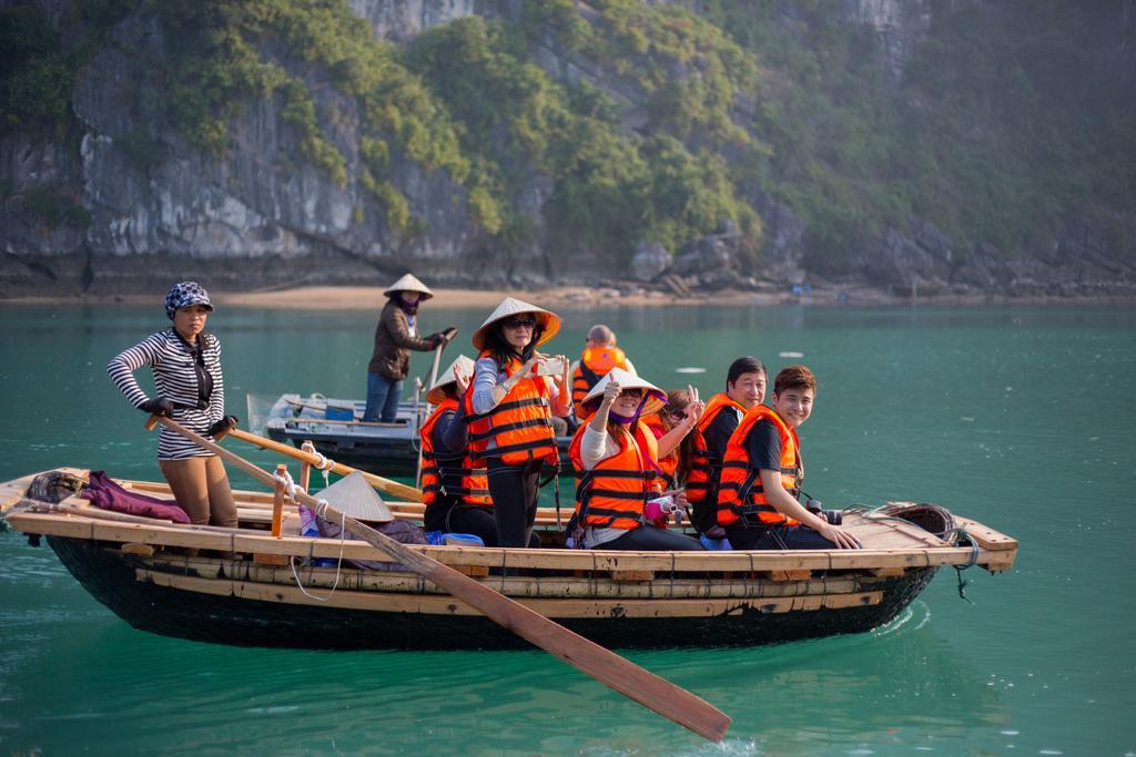 Signature Royal Halong Cruise Hạ Long Extérieur photo