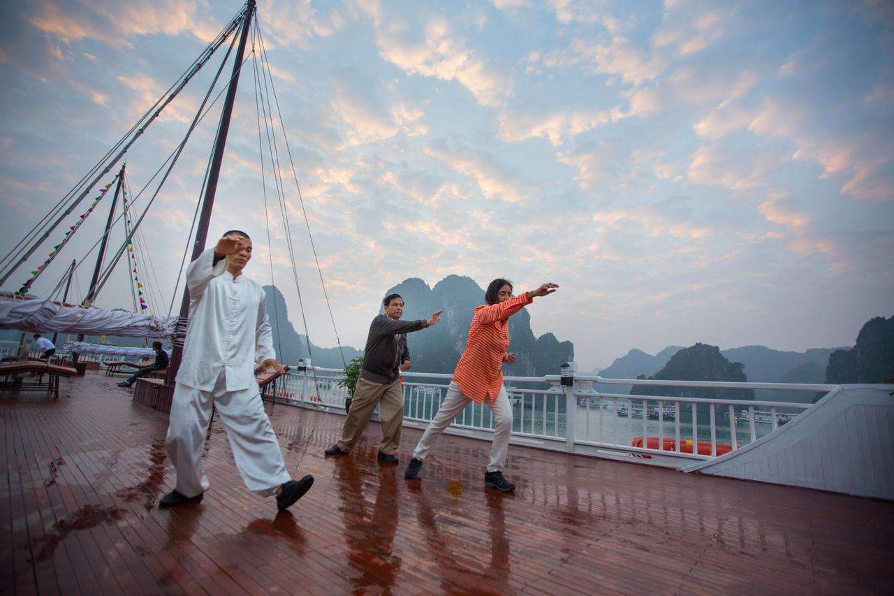 Signature Royal Halong Cruise Hạ Long Extérieur photo